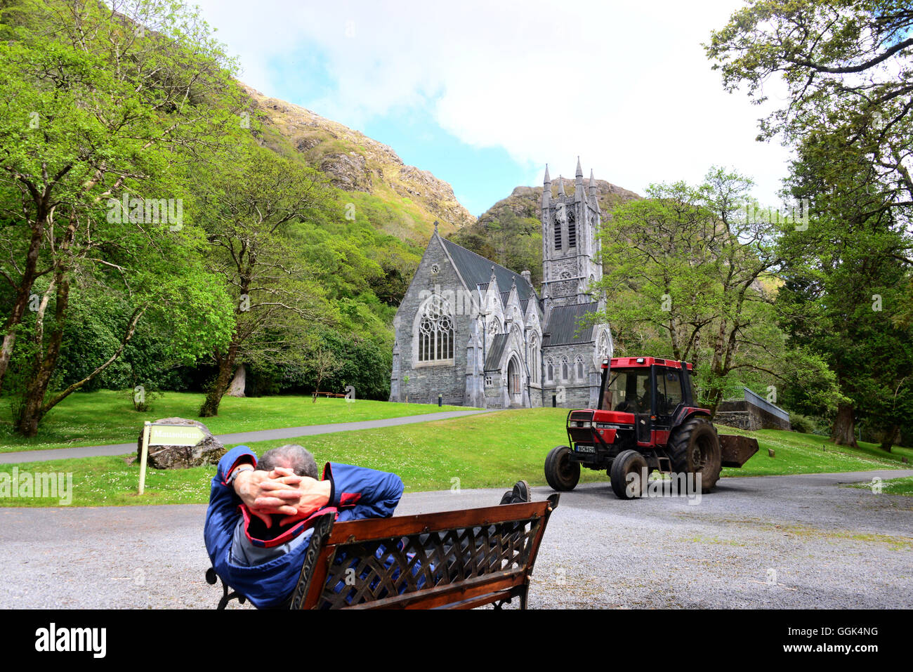 Catedral de la abadía de Kylemore en Connemara, Irlanda Foto de stock
