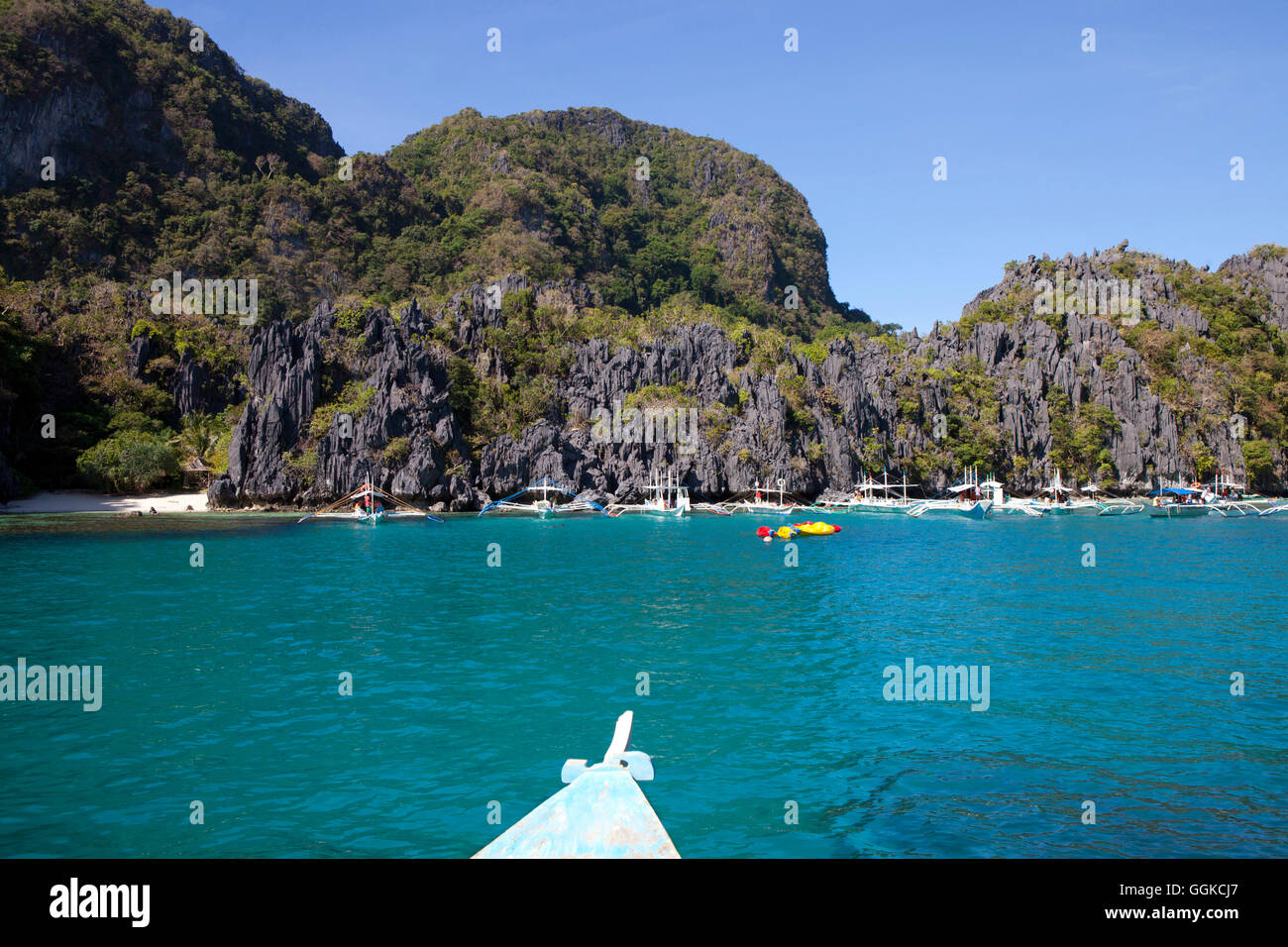 Excursiones en barco en el archipiélago Bacuit cerca de El Nido, isla de Palawan, el Mar del Sur de China, Filipinas, Asia Foto de stock