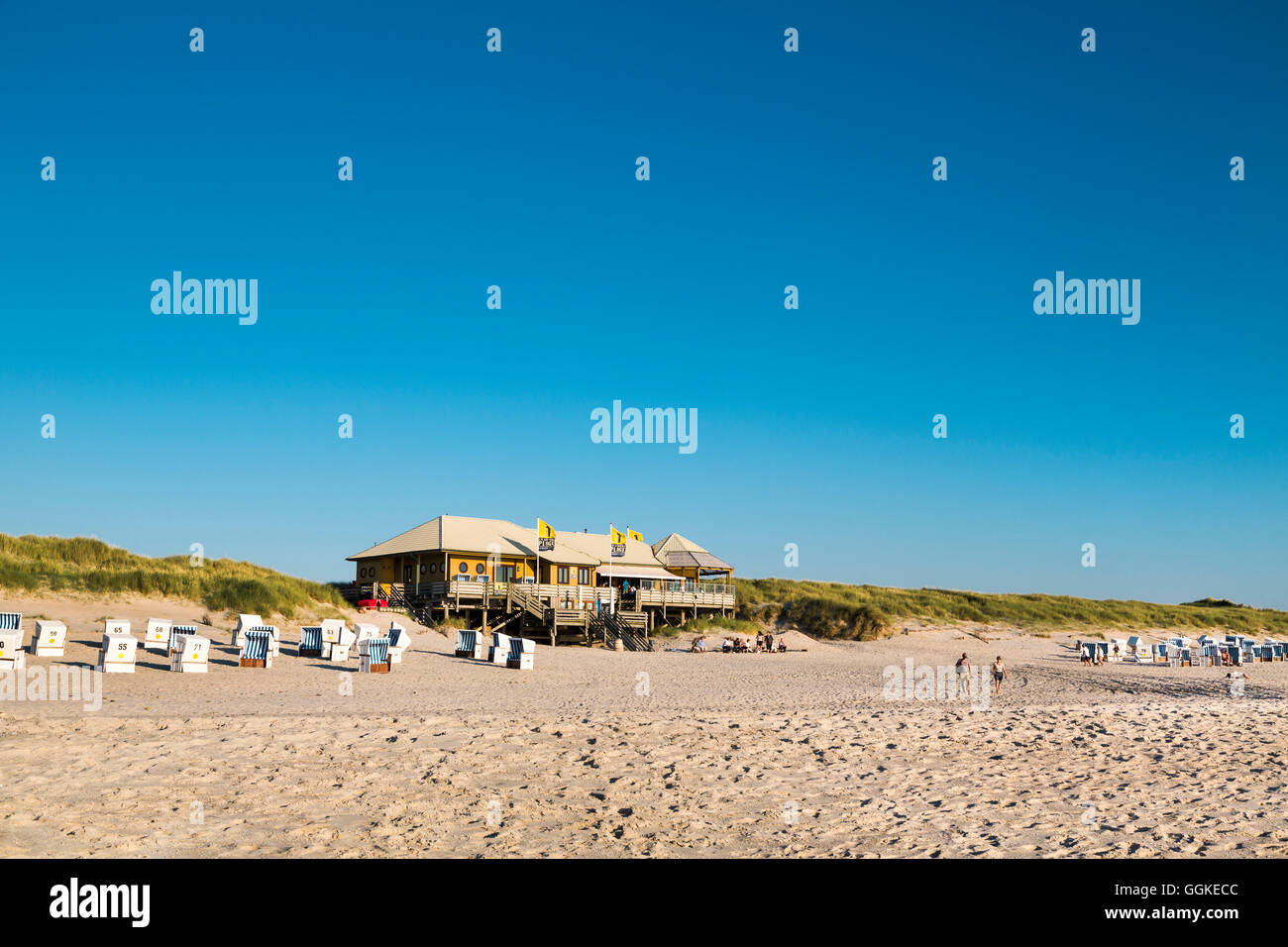 El bar de la playa La Grande Plage, Sylt Island, Islas de Frisia septentrional, Schleswig-Holstein, Alemania Foto de stock
