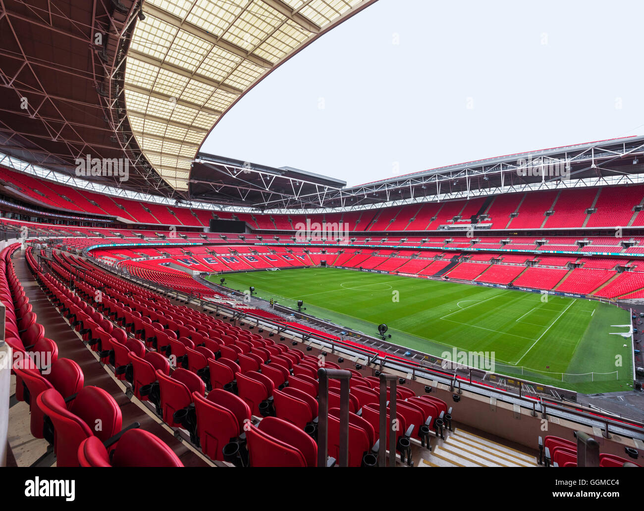 Londres, Reino Unido - Mayo 2016: Ver en el estadio de Wembley, el estadio nacional de fútbol Foto de stock