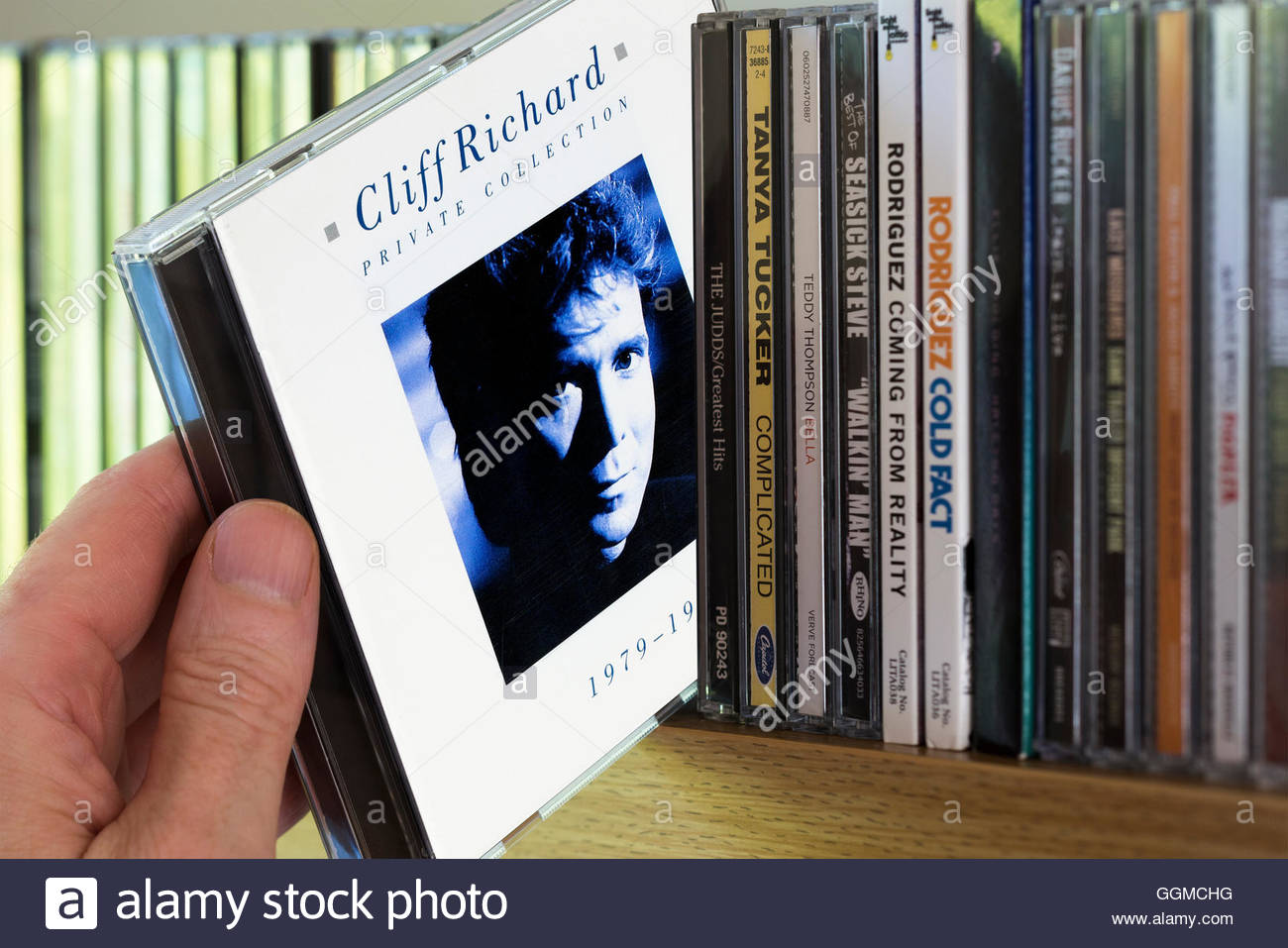 Colección privada, 1979-1988 Cliff Richard CD álbum elegido desde un estante de otros CD'S Foto de stock