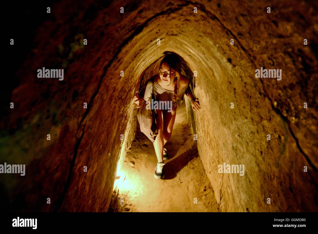 Tunnels of chu chi near saigon fotografías e imágenes de alta resolución -  Alamy