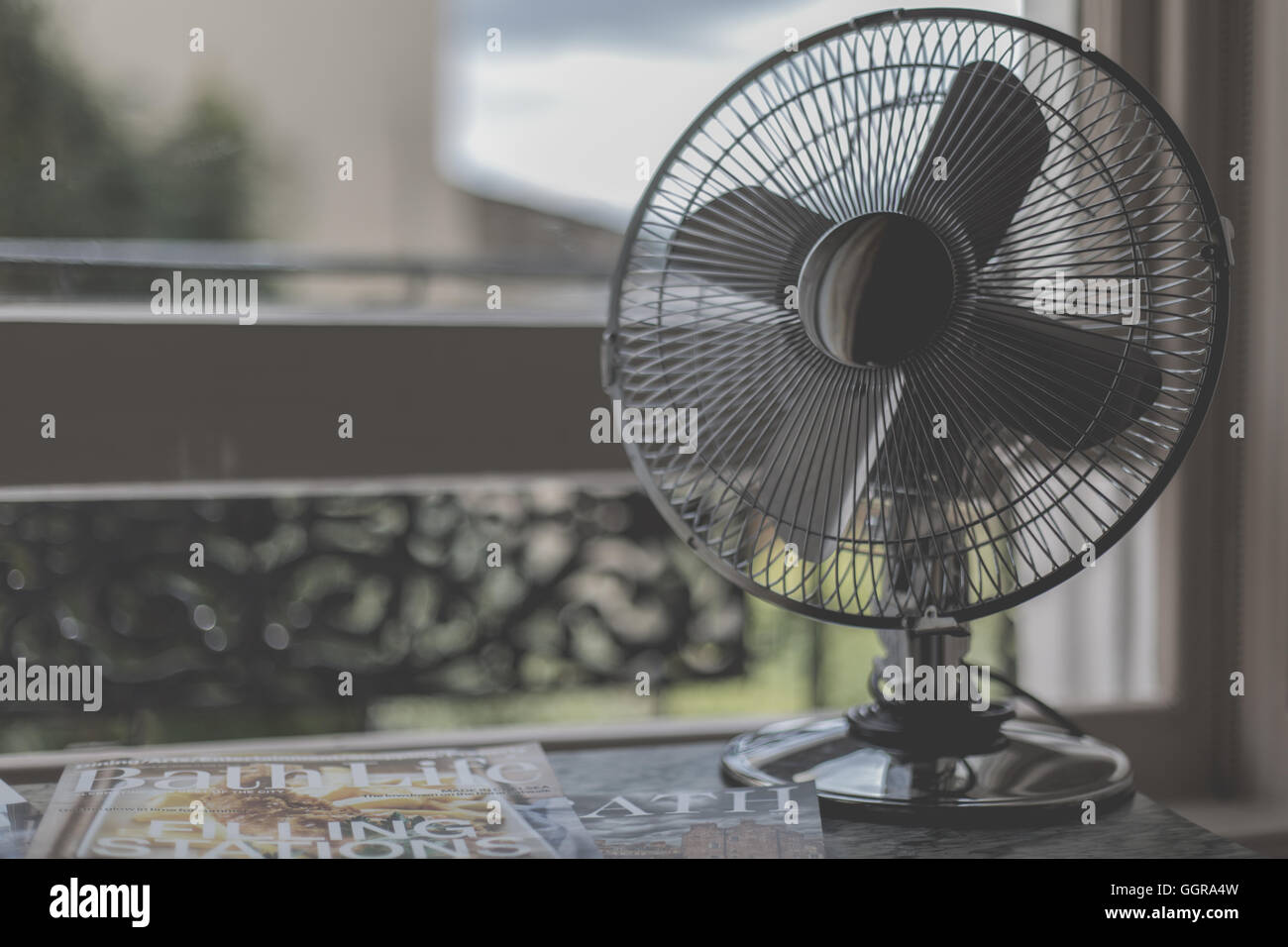 2.300+ Ventilador De Mesa Fotografías de stock, fotos e imágenes