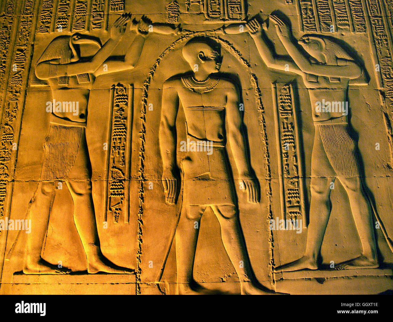 Thoth horus fotografías e imágenes de alta resolución - Alamy