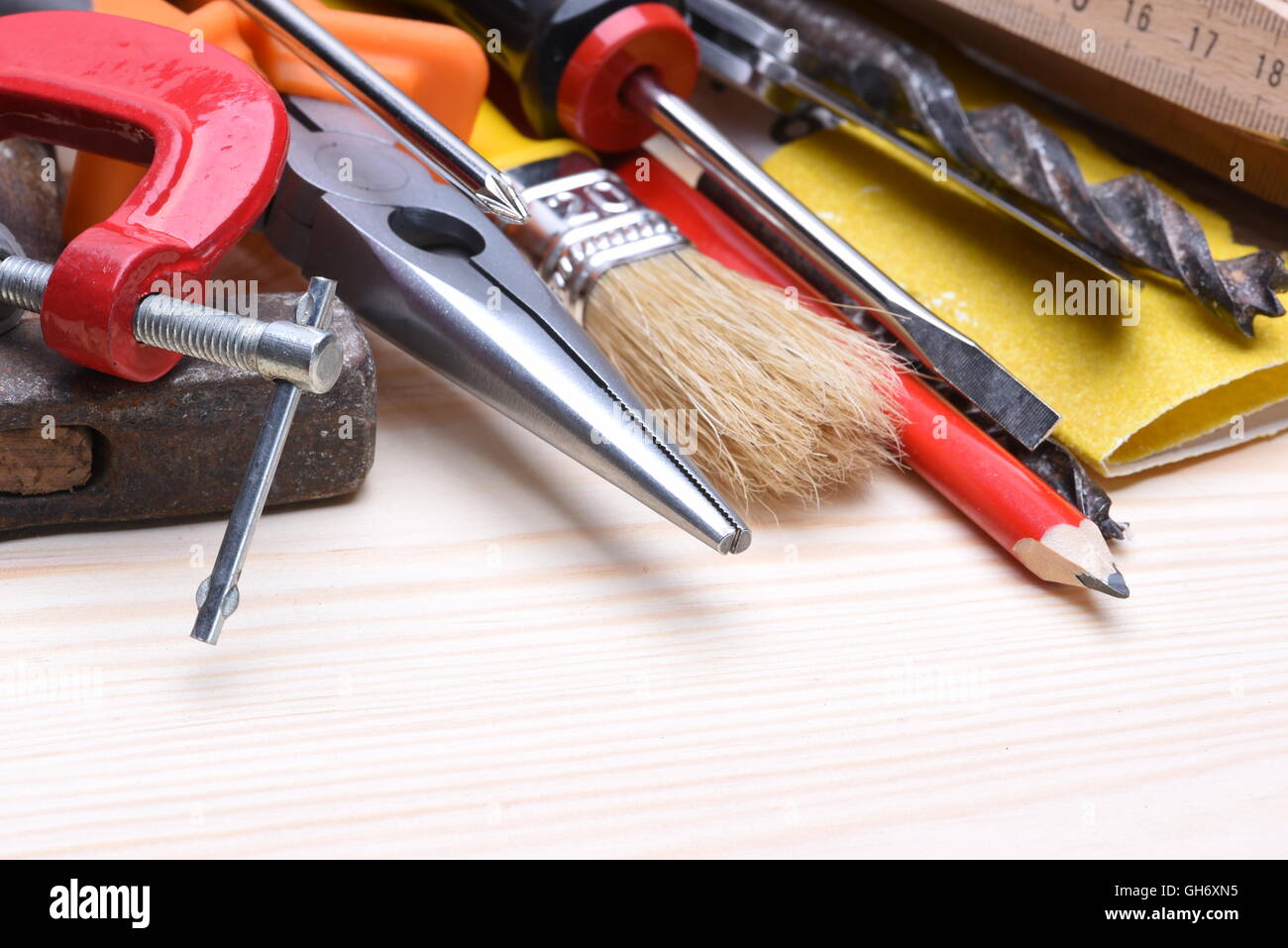 Conjunto de herramientas de trabajo en madera Foto de stock