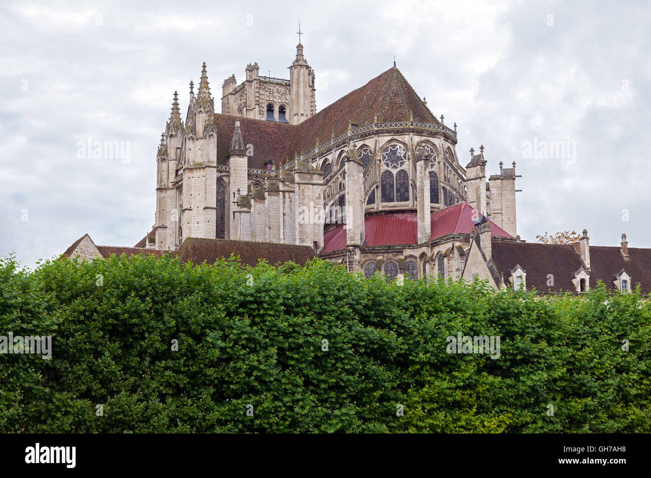 Vista de la Catedral de San Etienne en Auxerre, Borgoña, Francia. Foto de stock