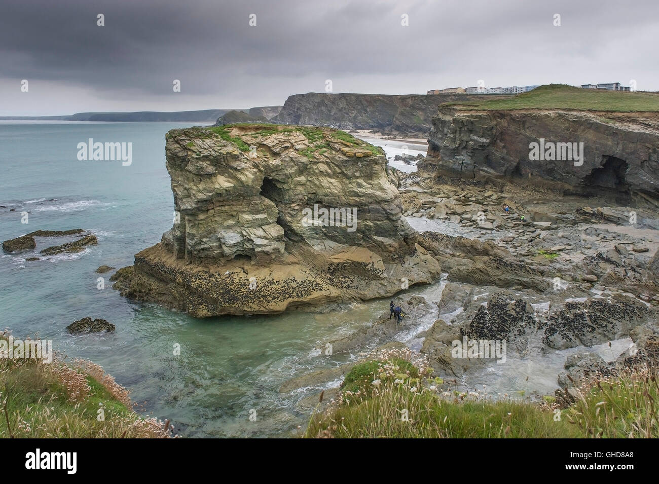 Dollar Rock en marea baja en Newquay, Cornwall. Foto de stock
