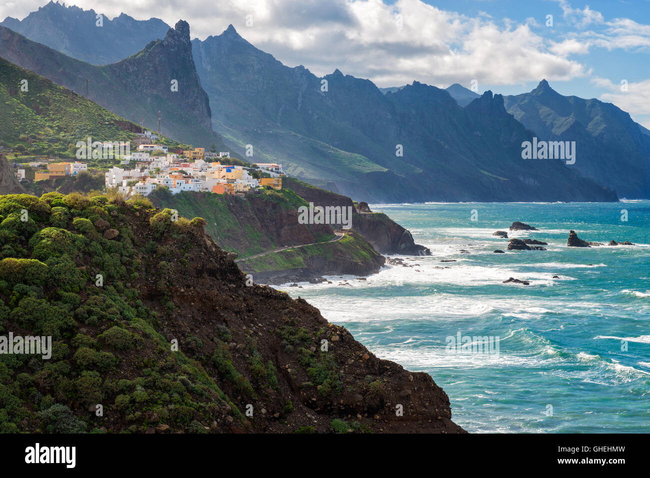 Pueblo costero en Tenerife Foto de stock