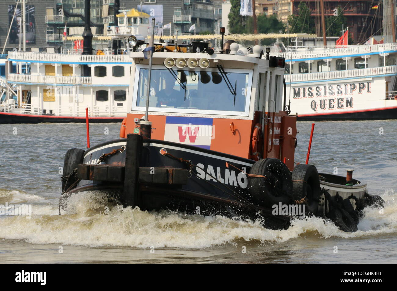 1977-construido remolcador histórico Salmo en Hamburgo Harbour Foto de stock