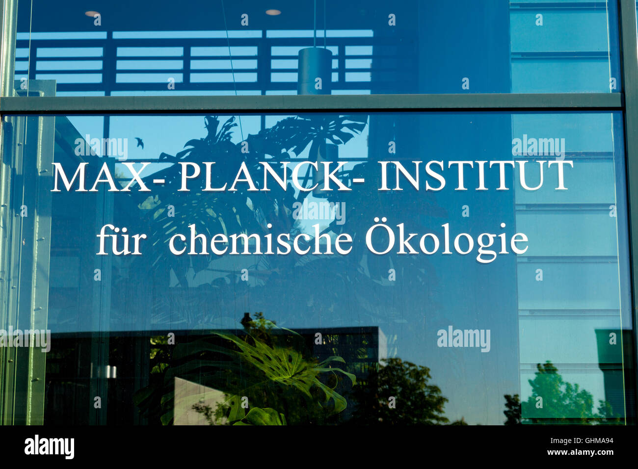 JENA, Alemania - 08 de mayo de 2011: Instituto Max Planck de ecología química se encuentra en el Campus Beutenberg[1] en Jena, Alemania. Ella Foto de stock