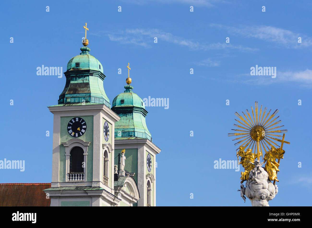 Linz: La Catedral Vieja y la columna de la Santísima Trinidad, Austria Oberösterreich, Austria Superior, Zentralraum Foto de stock