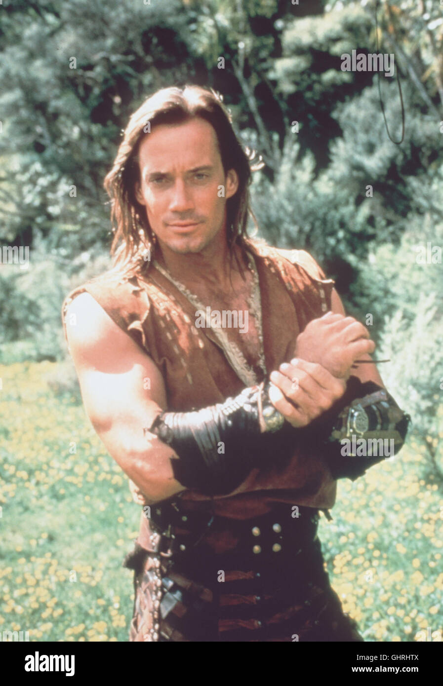 HERCULES IM LABERINTO DES MINOTAURUS - Hercules (KEVON SORBO) wird um ...