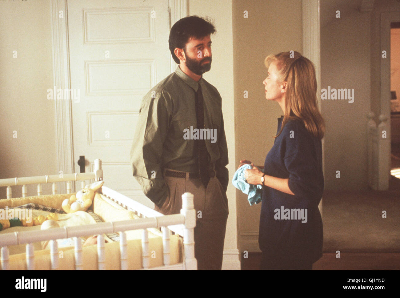 DIE MANO AN DER WIEGE- Szene: Michael (MATT MCCOY) ahnt nicht, dass Peyton (Rebecca de Mornay) einen Racheplan schmiedet. Regie: Curtis Hanson aka. La mano que mece la cuna Foto de stock