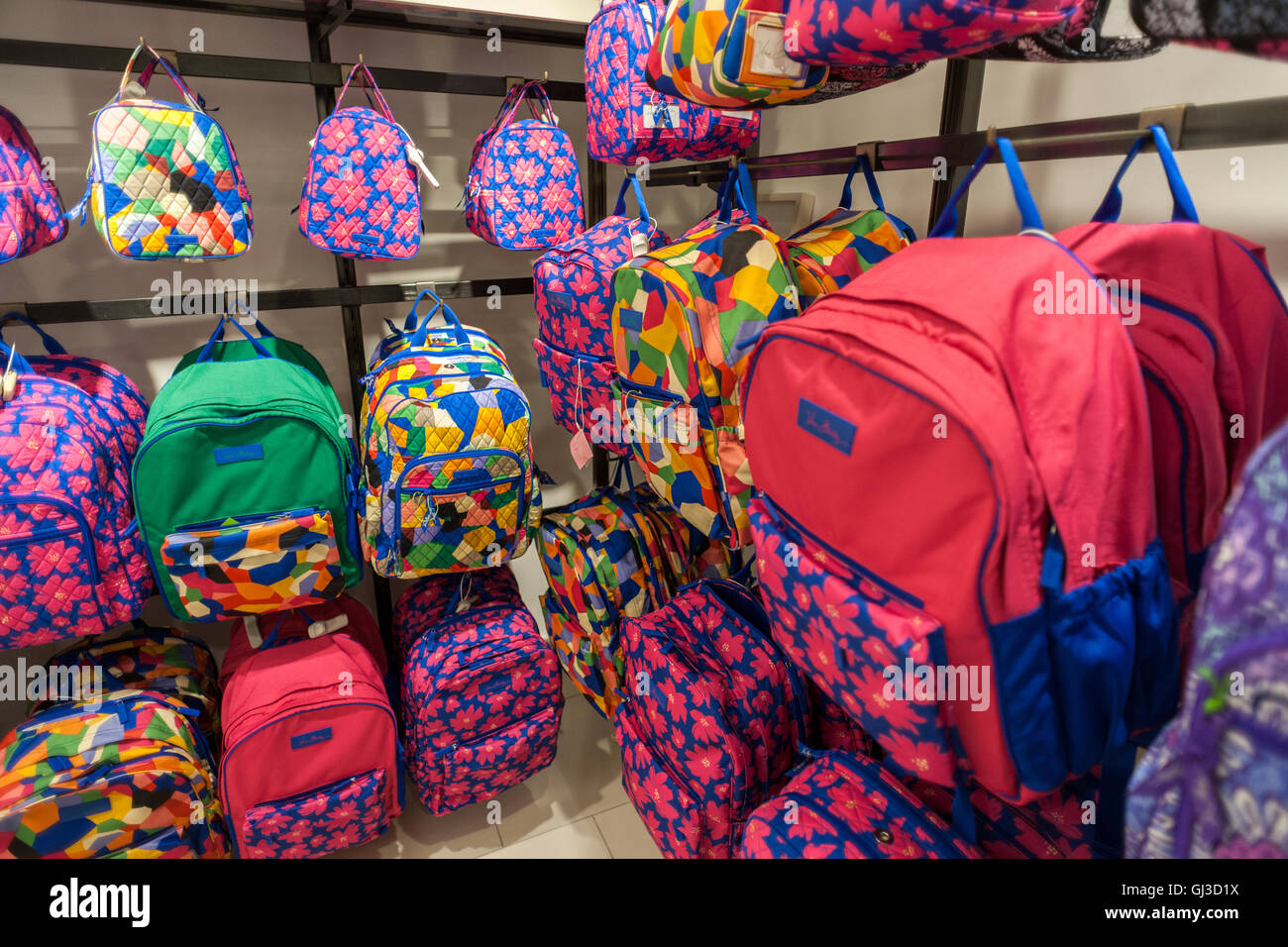 Una pantalla de regreso a la escuela de Vera Bradley mochilas en