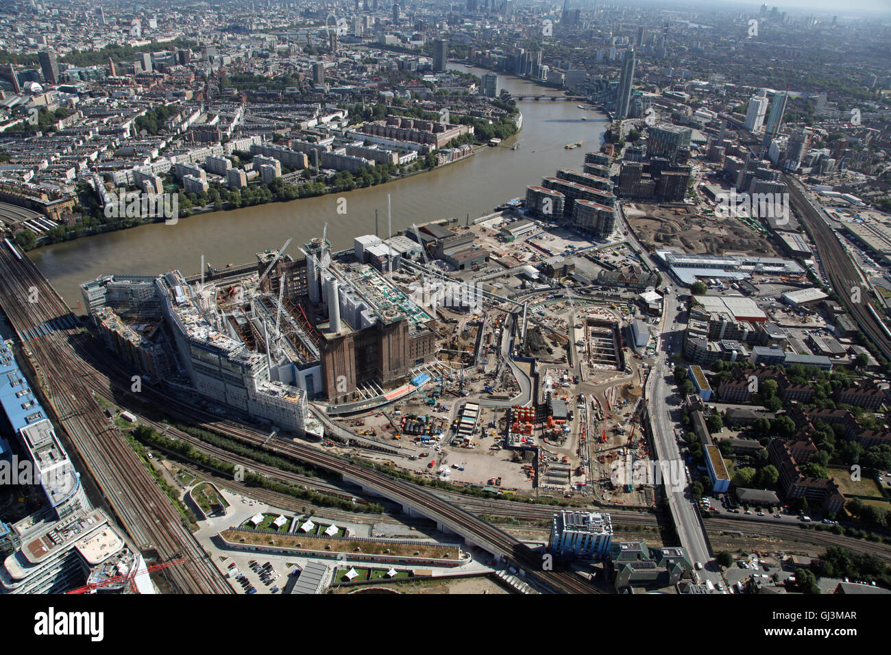 Vista aérea de Battersea desarrollos por el Río Támesis, Londres SW8, REINO UNIDO Foto de stock