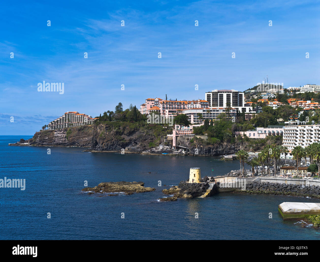 Dh Funchal Madeira Hoteles costa costa acantilados Foto de stock