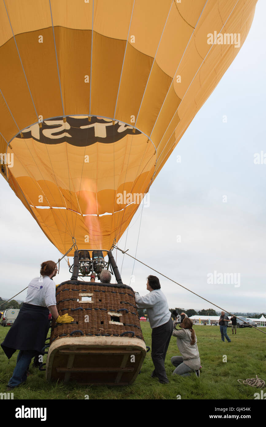 Bristol, Reino Unido. 12 de agosto, 2016. Bristol Balloon Fiesta 2016 cancelado el crédito: beata cosgrove/Alamy Live News Foto de stock