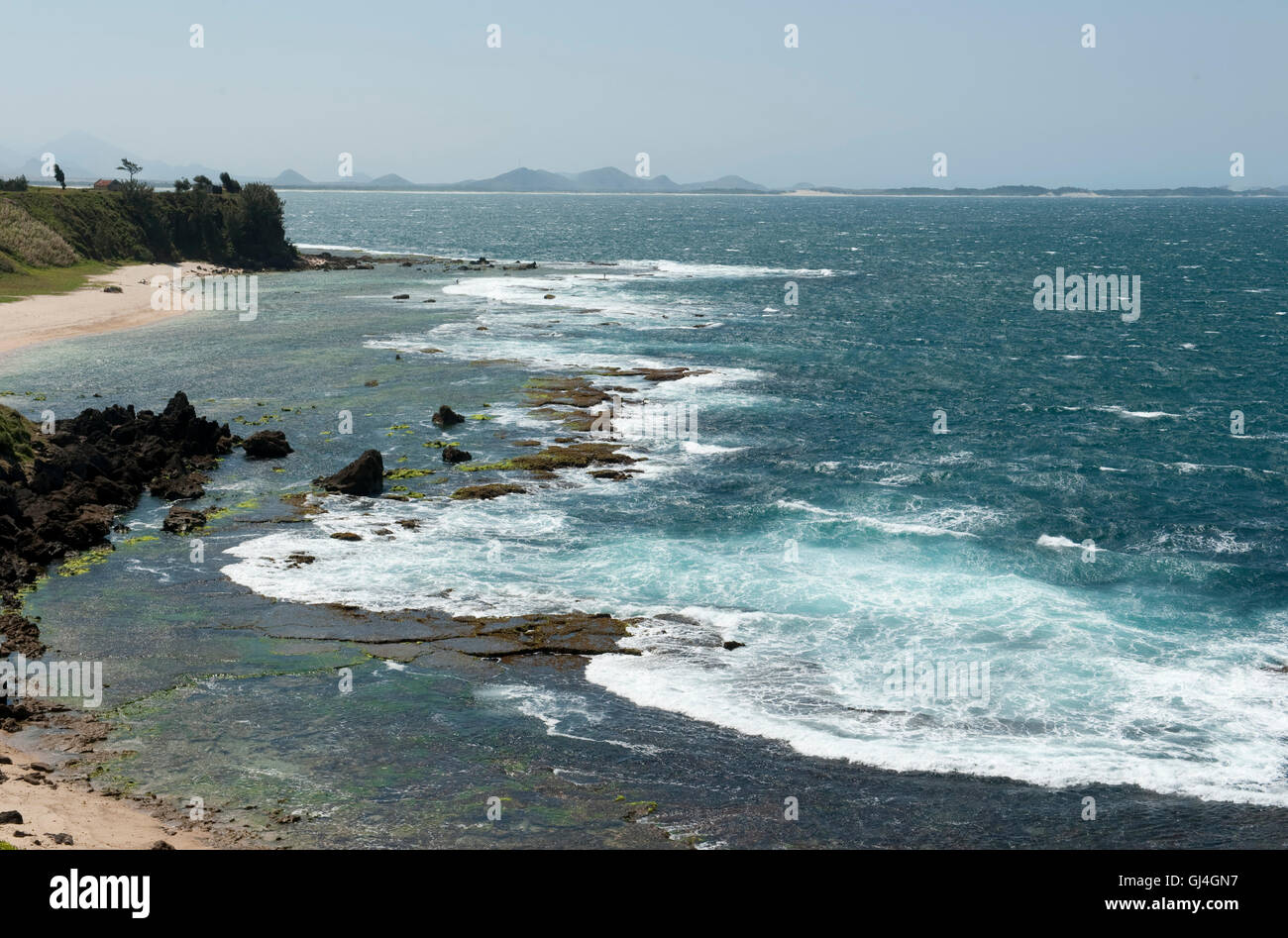 Playa de la costa de Fort Dauphin Madagascar Foto de stock