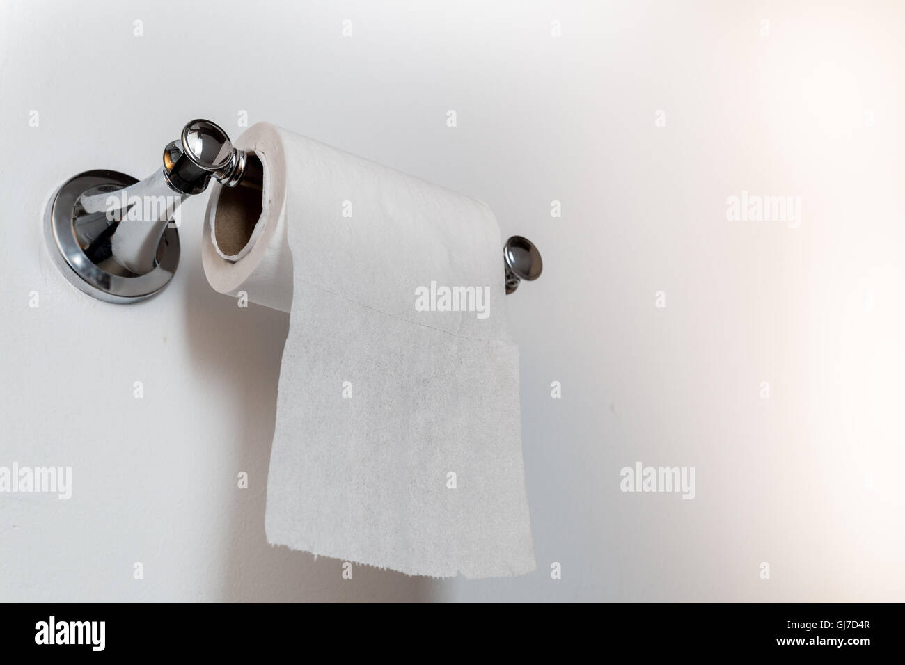 Fondo de portarrollos de papel higiénico vacío con primer plano de espacio  de copia