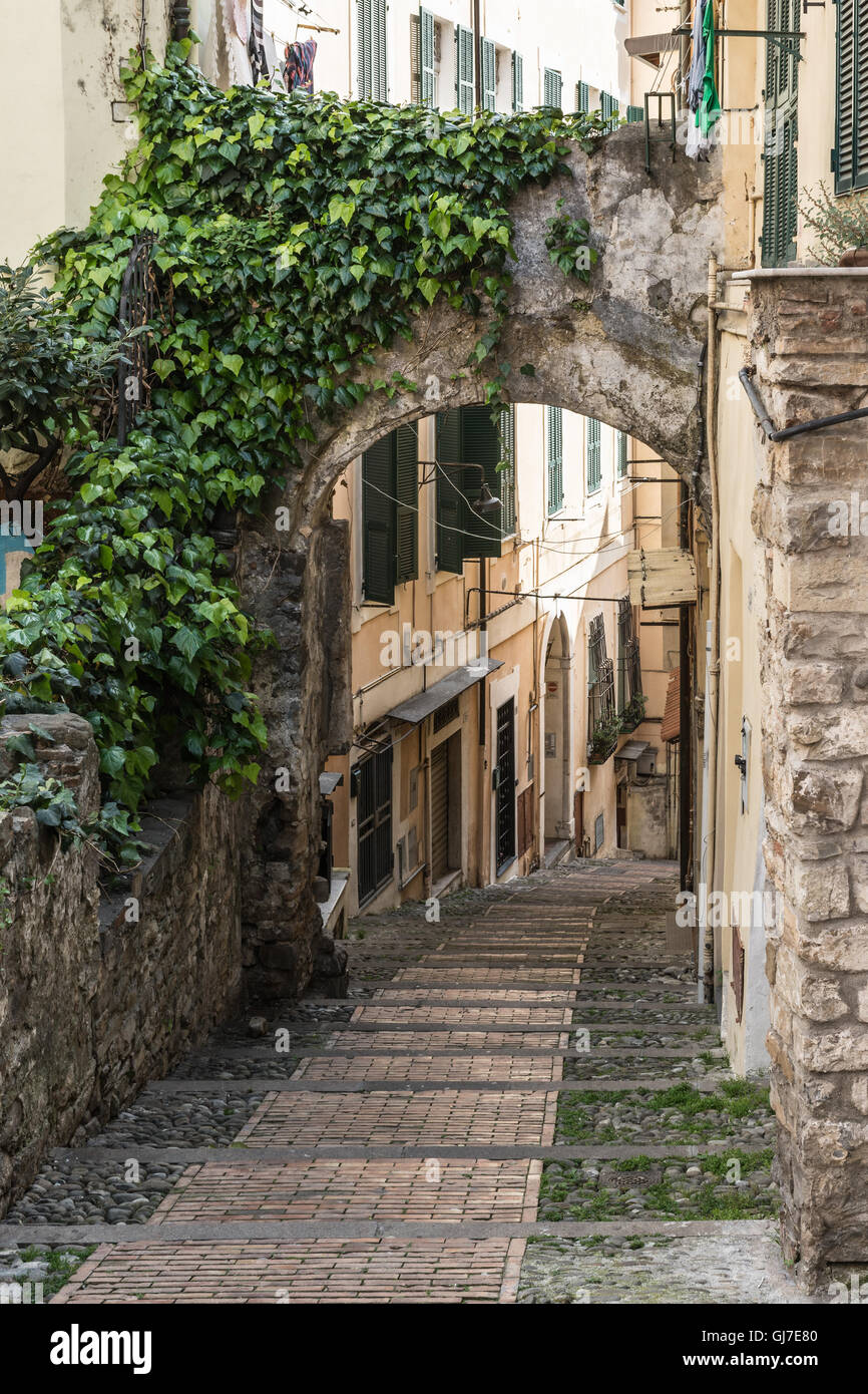 Alley en Sanremo, Italia Foto de stock