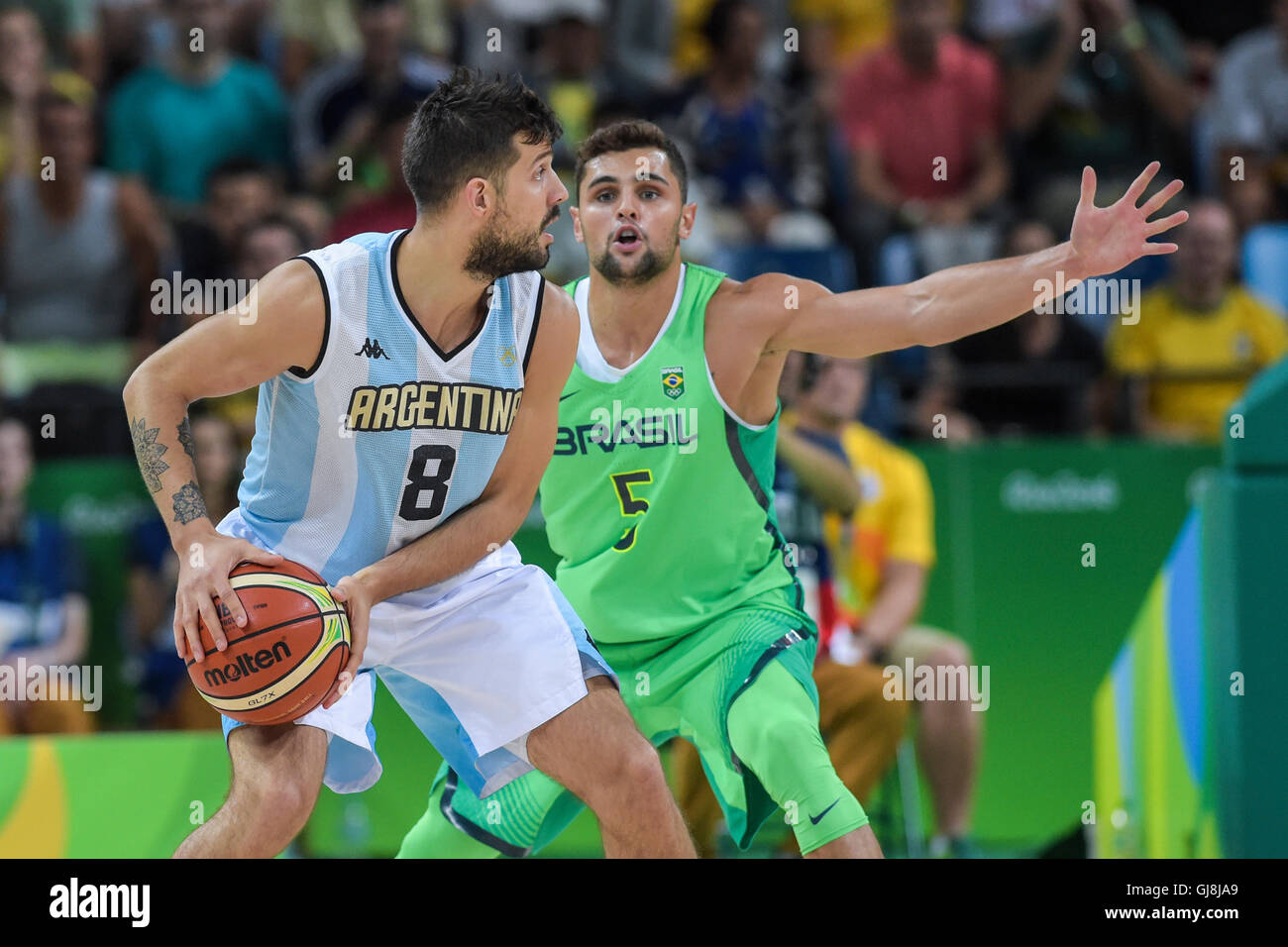 Río de Janeiro, Brasil 13 Aug, 2016 Rio 2016 Baloncesto - Nicolas  LAPROVITTOLA (ARG) y Raulzinho NETO (BRA) en un partido Argentina vs. Brasil  baloncesto durante los Juegos Olímpicos Río 2016 celebrada