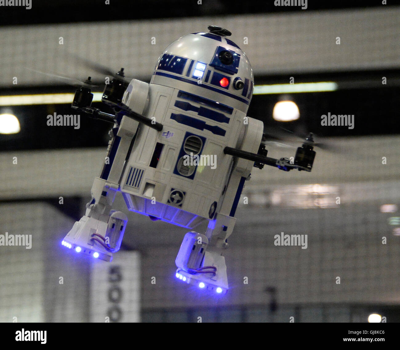 Archivo. 13 Aug, 2016. El actor británico que tocaba R2-D2 en las películas  de Star Wars ha fallecido a la edad de 83 años tras una larga enfermedad.  KENNY Baker, quien fue