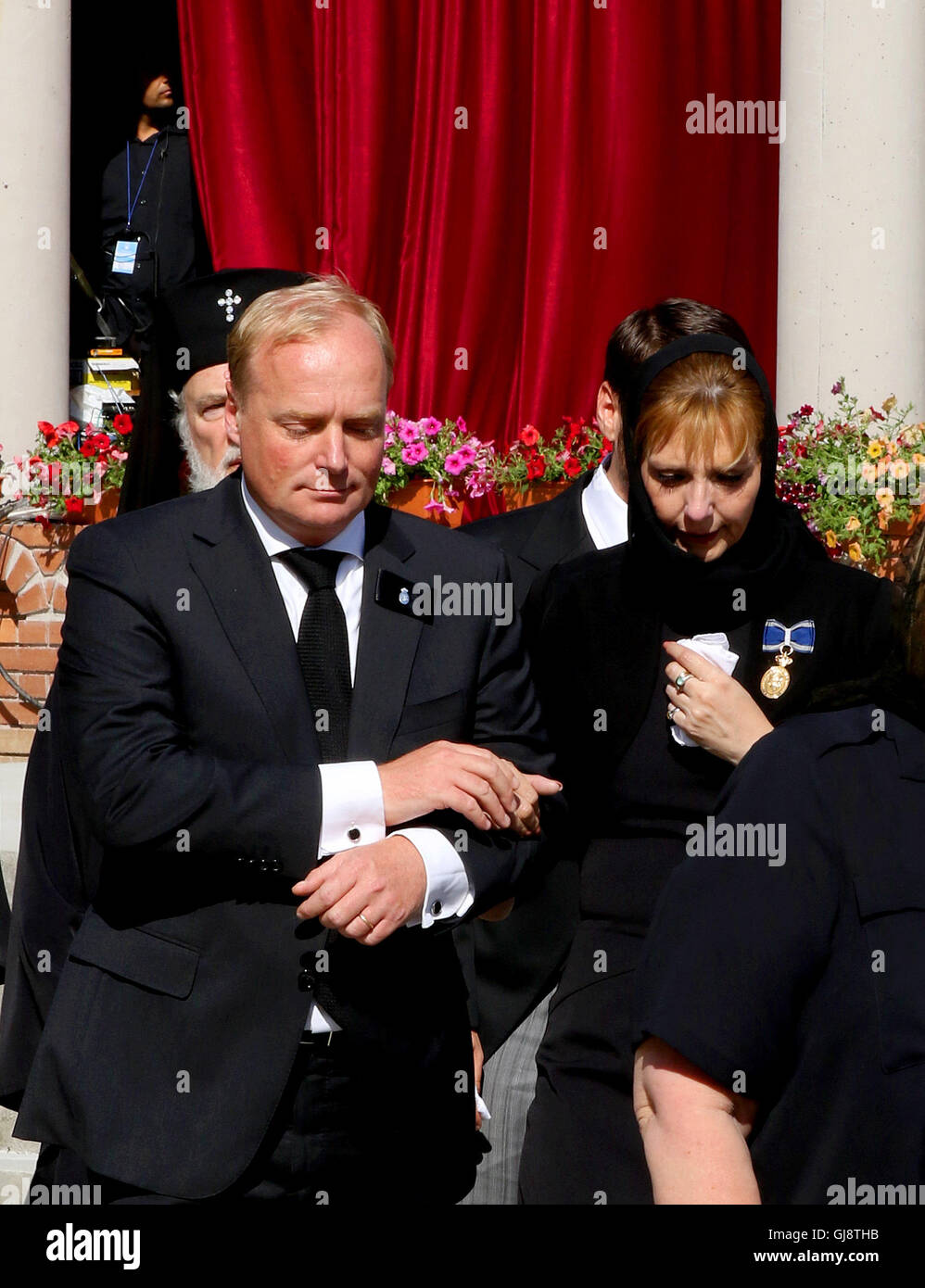 Bucarest, Rumania. 13 Aug, 2016. El Príncipe Carlos de Borbón, Duque de Parma, la Princesa María de Rumanía y de otros miembros de familias reales que tomar parte en la ceremonia fúnebre para fines de la reina Ana de Rumania, quien falleció el 01 de 08 2016 en Morges (Suiza), A Curtea de Arges en Bucarest, Rumania, 13 de agosto de 2016. Foto: Albert Nieboer/ - SIN CABLE - Servicio/dpa/Alamy Live News Foto de stock