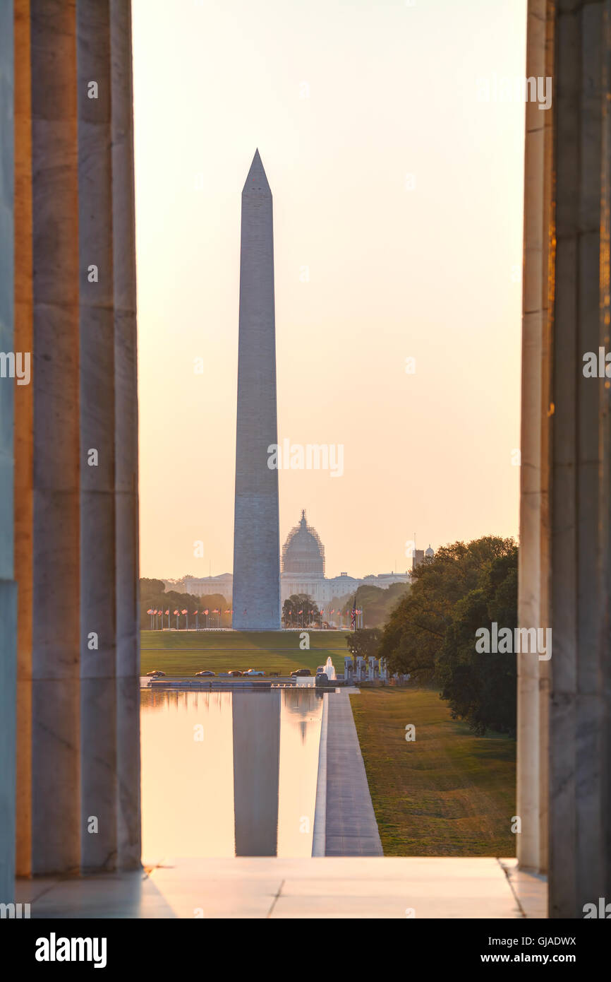Monumento de Washington en Washington, DC en la mañana Foto de stock