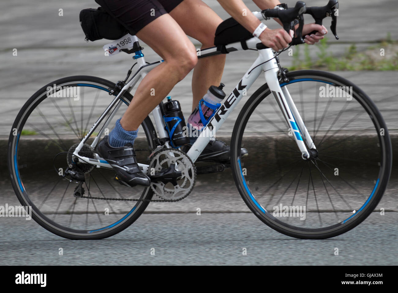 Trek Road bike, marcos de bicicleta de fibra de carbono, jinetes montando  monocasco, frameset, bastidor de bicicleta compuesto, carbono, deporte,  velocidad, bastidor, bicicleta, bicicleta, carretera, carrera, ciclo,  rueda, negro, Paseo, pedal, cadena,