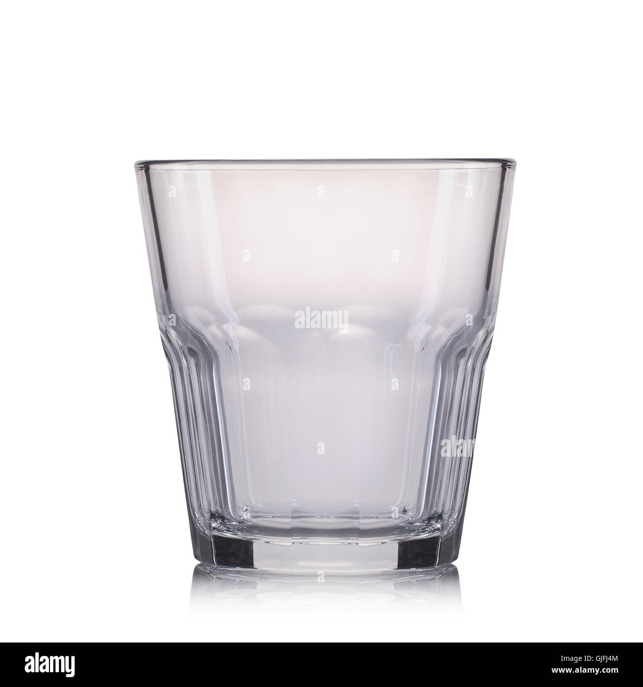 Cóctel Old Fashioned vaso vacío sobre un fondo blanco Fotografía de stock -  Alamy