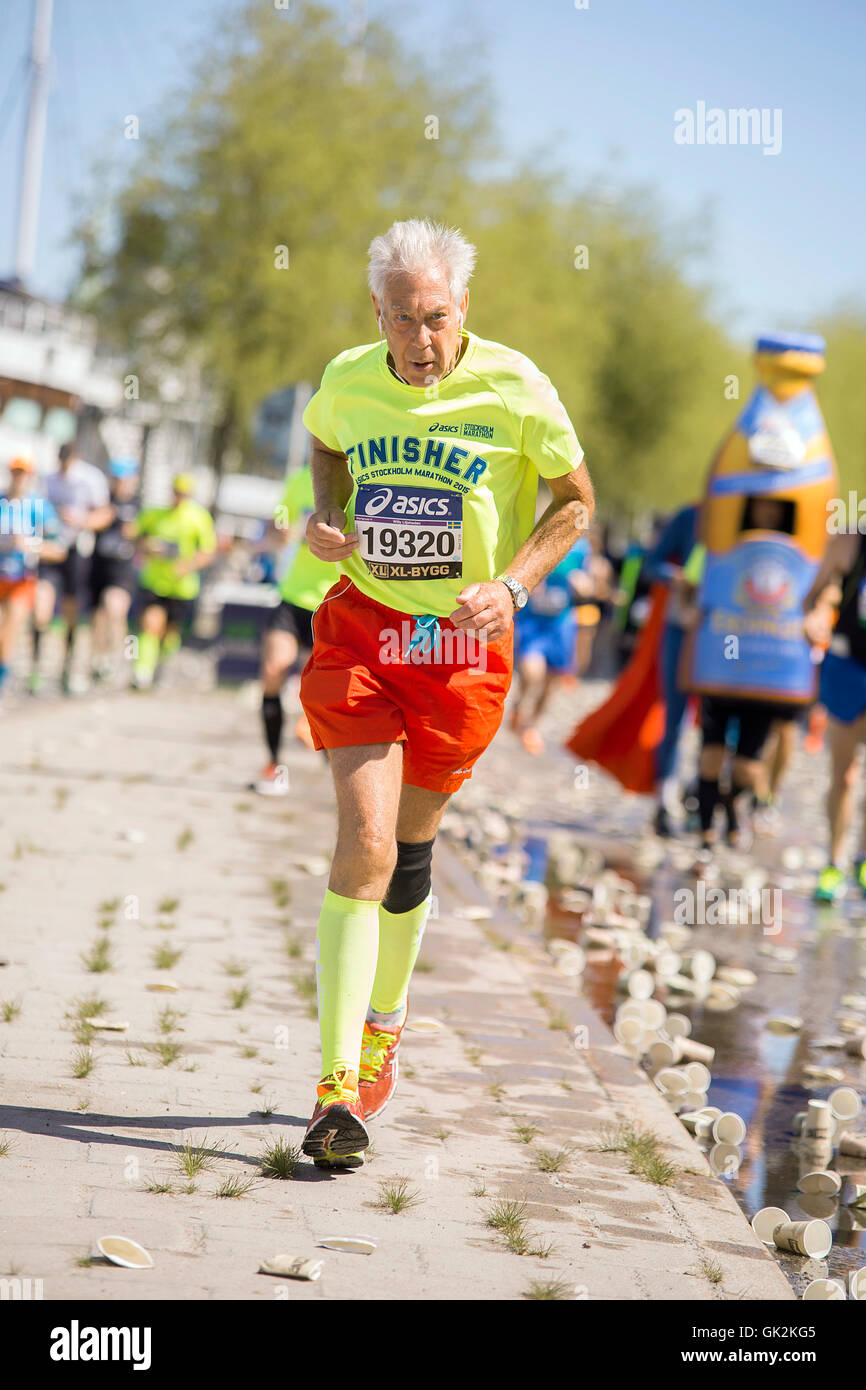 Hombre maratón fotografías e imágenes de alta resolución - Alamy