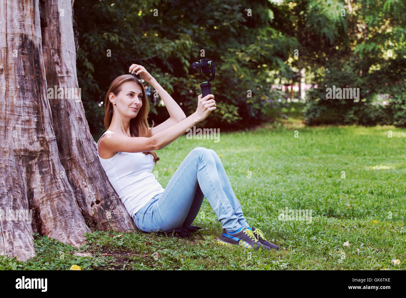 Pretty Woman acción con cámara en mano. Vintage imagen filtrada. Foto de stock