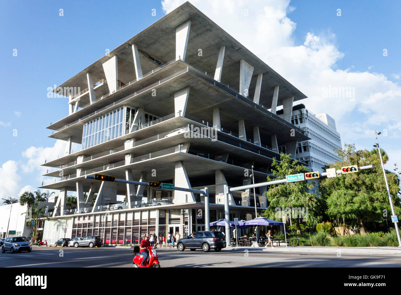 Miami Beach Florida,South Beach,1111 Lincoln Road,parking,Herzog & de Meuron,arquitectura,diseño,sin paredes exteriores,intersección,semáforo,m Foto de stock