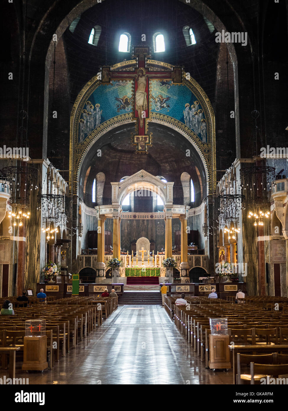 Vista interior de la catedral de Westminster Foto de stock