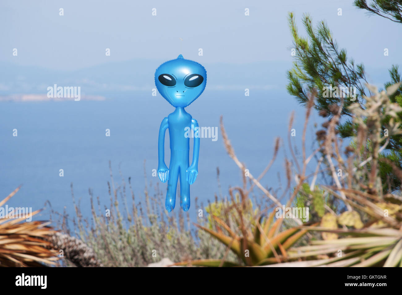 Disfraz inflable extraterrestre fotografías e imágenes de alta resolución -  Alamy