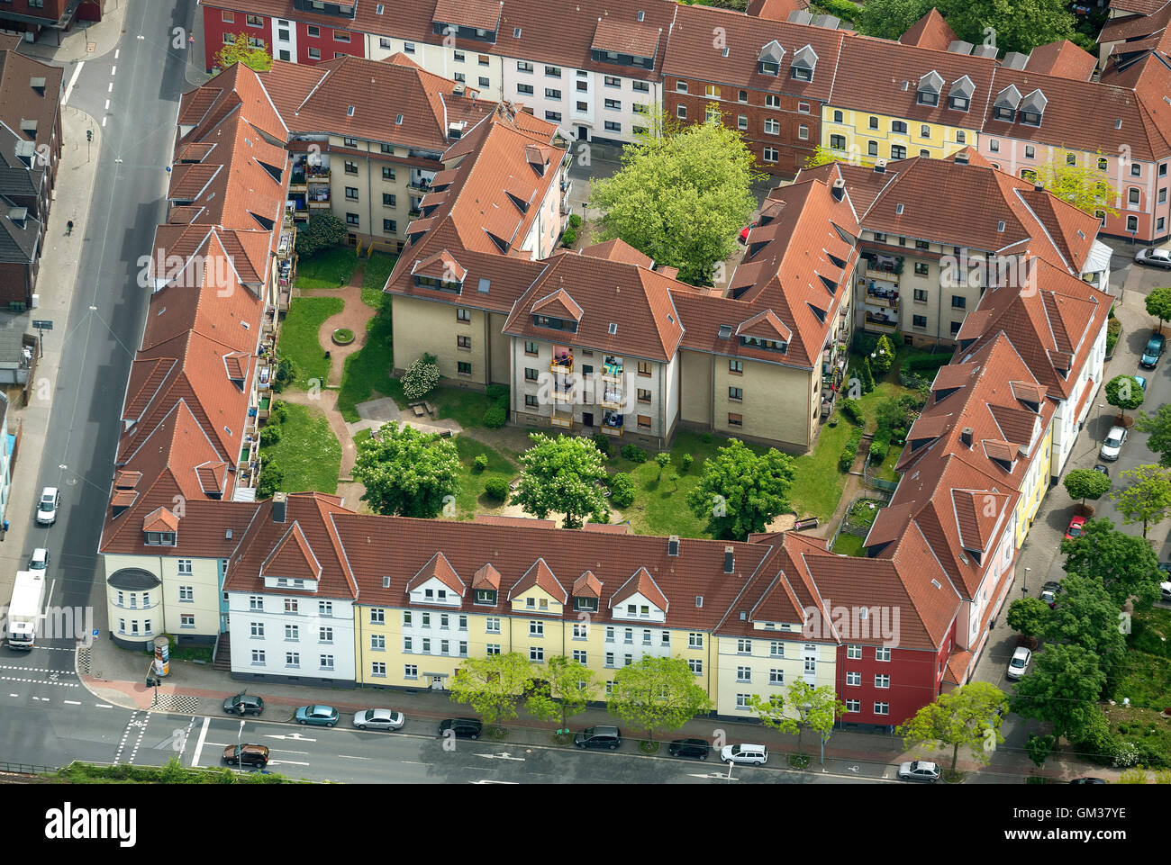 Vista aérea, Osterfeld Rheinische Straße, apartamentos, jardín interior, el perímetro, bloque Osterfeld, vista aérea de Oberhausen-North Foto de stock