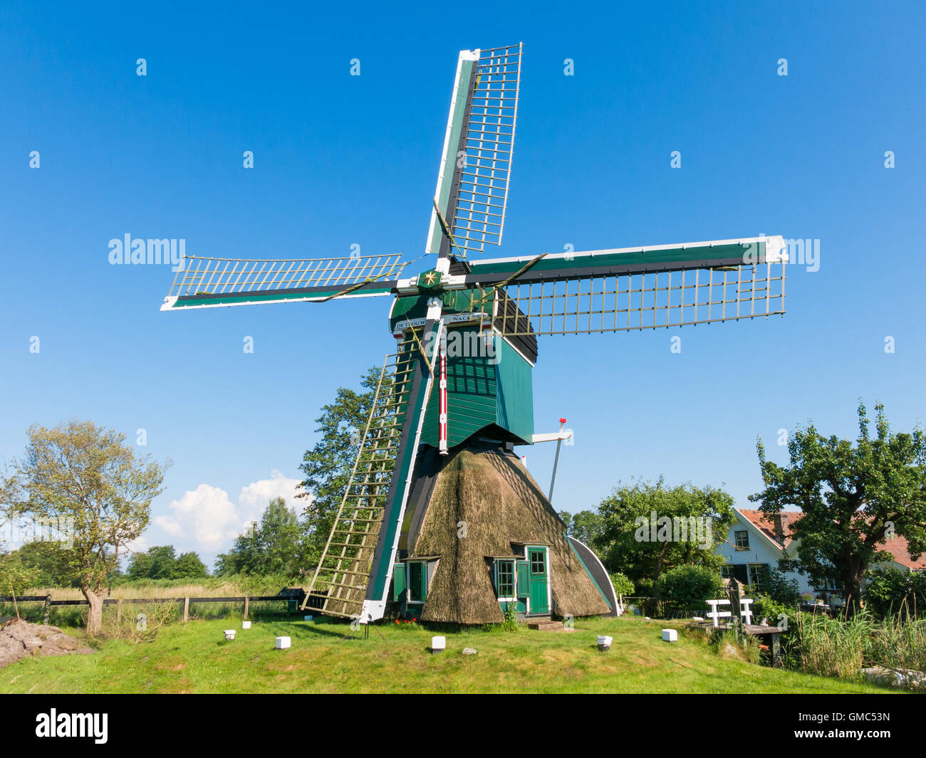 El molino de viento de Trouwe Waghter Pólder, un hueco post mill en Tienhoven en provincia de Utrecht, Países Bajos Foto de stock