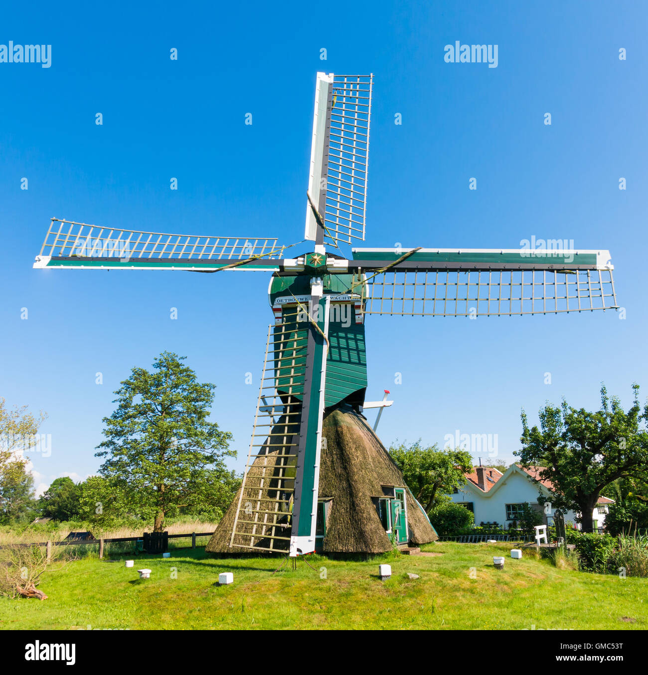 El molino de viento de Trouwe Waghter Pólder, un hueco post mill en Tienhoven en provincia de Utrecht, Países Bajos Foto de stock