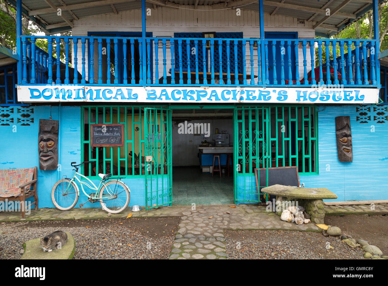 Hostal mochilero dominical, Dominical village, Costa Rica, Centroamérica Foto de stock