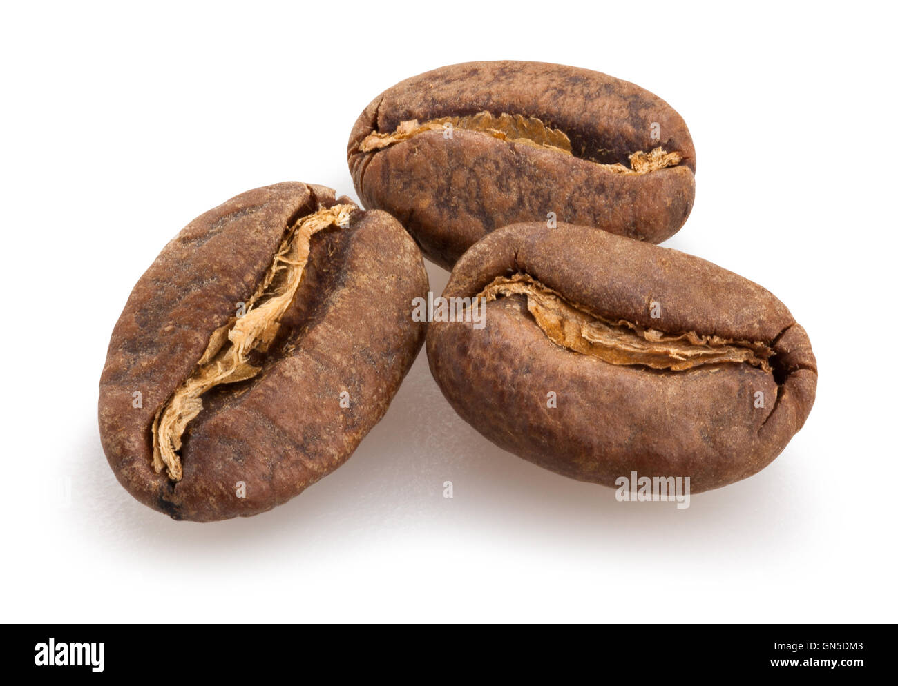 Los granos de café aislado Foto de stock