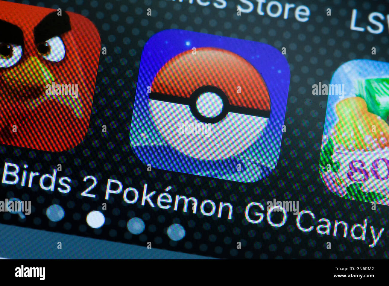 Pokemon Go app en el iPhone (móvil de juegos) - EE.UU. Foto de stock