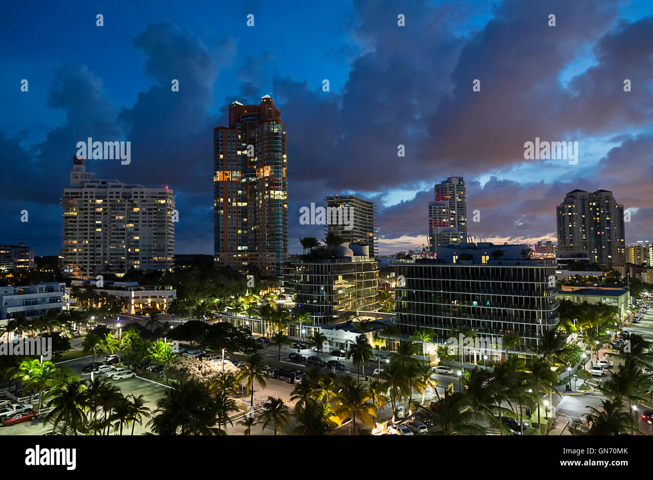 Escena nocturna de Miami, EE.UU. Foto de stock