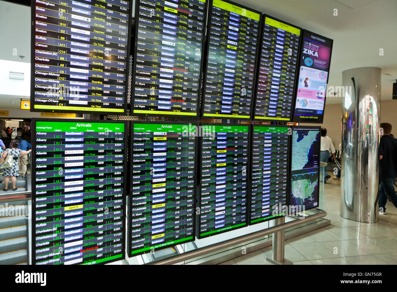 BWI Aeropuerto Internacional de visualización de la información de vuelo - EE.UU. Foto de stock