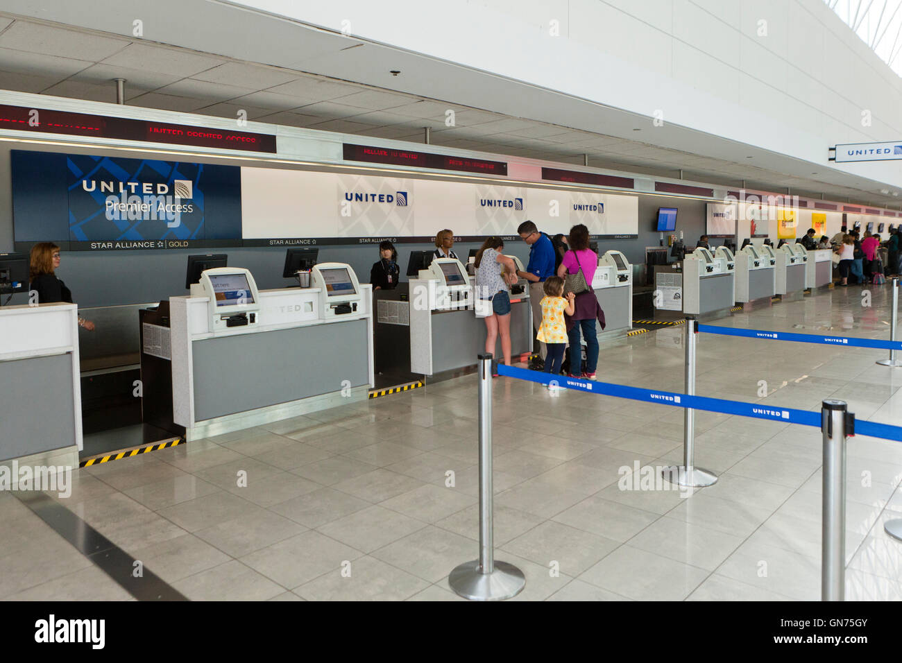 Mostrador de United Airlines en el aeropuerto BWI Aeropuerto Internacional - EE.UU. Foto de stock