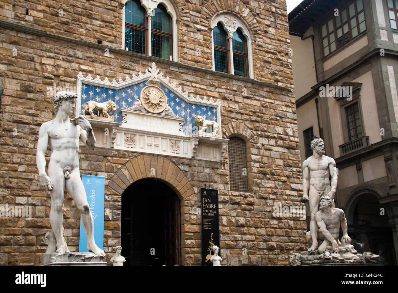 Las estatuas de David y Hércules en la Piazza della Signoria de Florencia en Italia Foto de stock