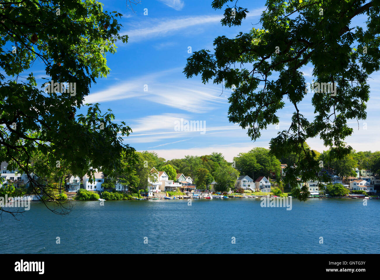 Lago Quinsigamond en punto de regata, Quinsigamond State Park, Worcester, Massachusetts