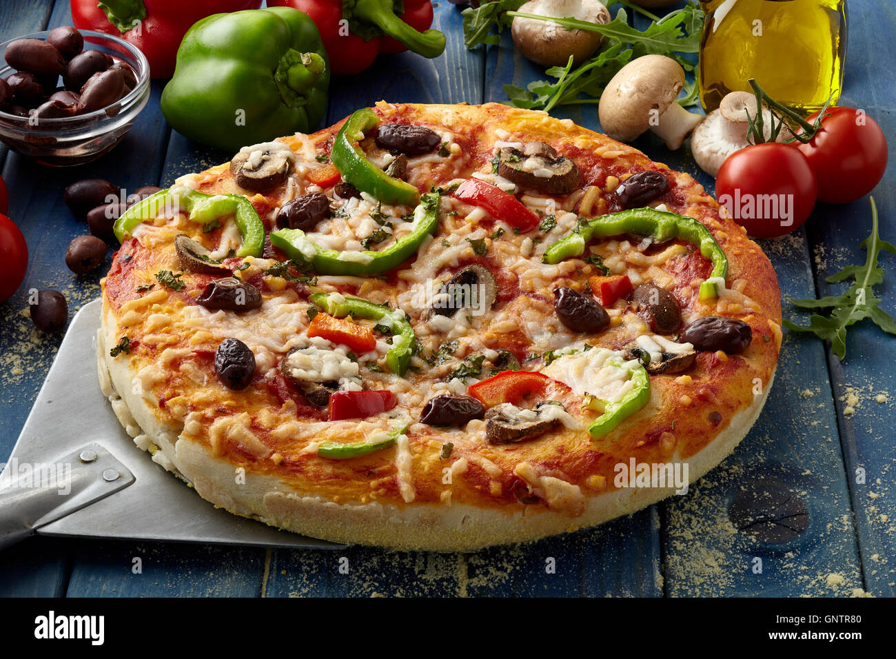 Pizza hecha en casa Foto de stock