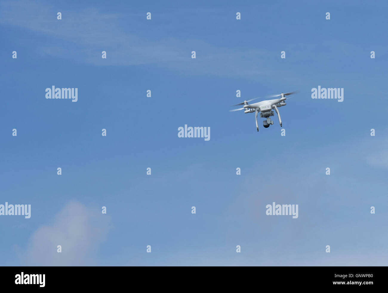 Drone en vuelo Foto de stock