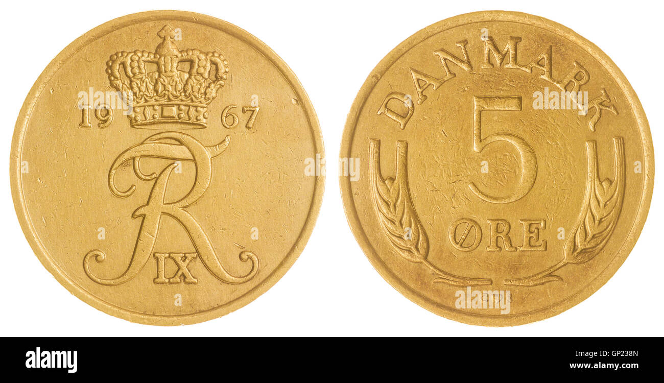 5 moneda de bronce 1967 mineral aislado sobre fondo blanco, Dinamarca Foto de stock