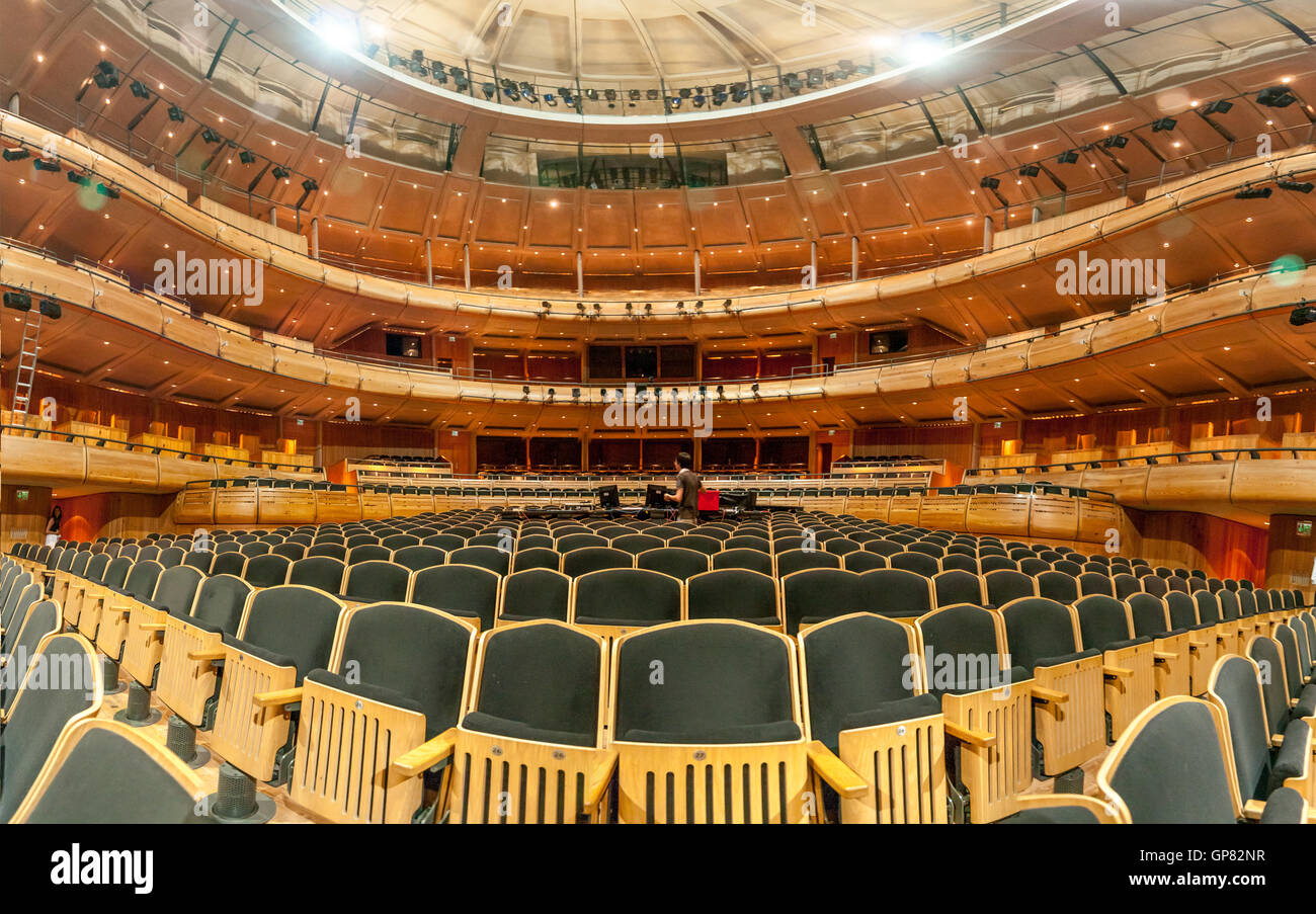 Dentro del auditorio en el Festival de Glyndebourne Opera NOTA: ESTA ES UNA DE varios fotogramas de Photomerge Foto de stock